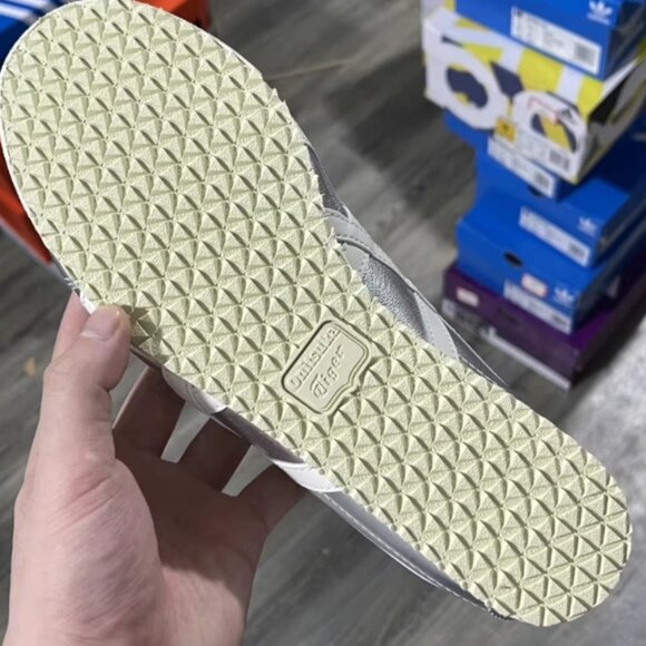 Onitsuka Tiger Mexico 66 ASICS Sneaker Shoes in Silver - Picture 6 of 6